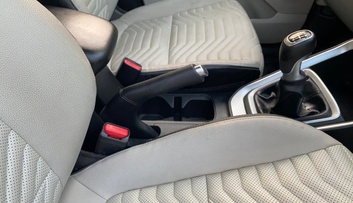 2021 KIA SONET HTX PLUS 1.0 IMT, Petrol, Manual, 29,577 km, Gear Lever