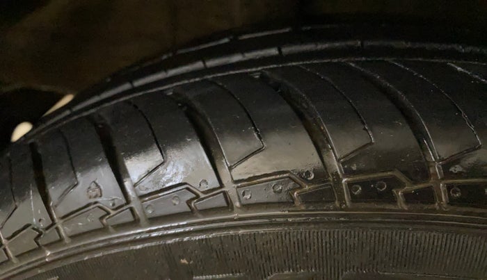 2018 Maruti IGNIS ZETA 1.2 AMT, Petrol, Automatic, 75,780 km, Right Rear Tyre Tread