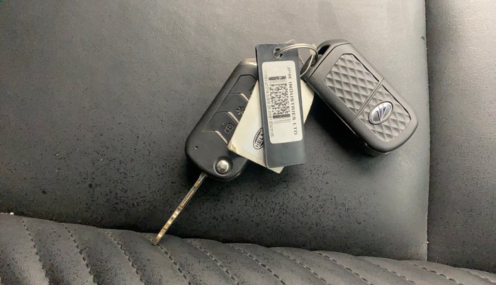 2021 Mahindra Thar LX D AT 4WD HT, Diesel, Automatic, 1,03,391 km, Key Close Up