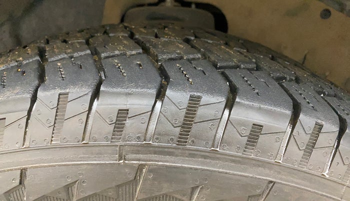 2021 Mahindra Thar LX D AT 4WD HT, Diesel, Automatic, 1,03,391 km, Left Front Tyre Tread