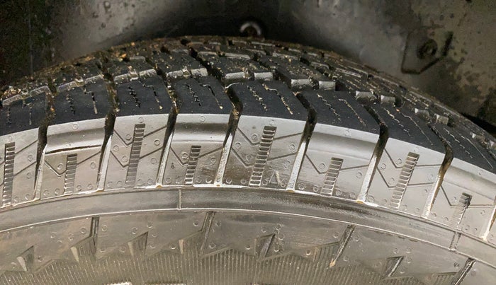 2021 Mahindra Thar LX D AT 4WD HT, Diesel, Automatic, 1,03,391 km, Right Rear Tyre Tread