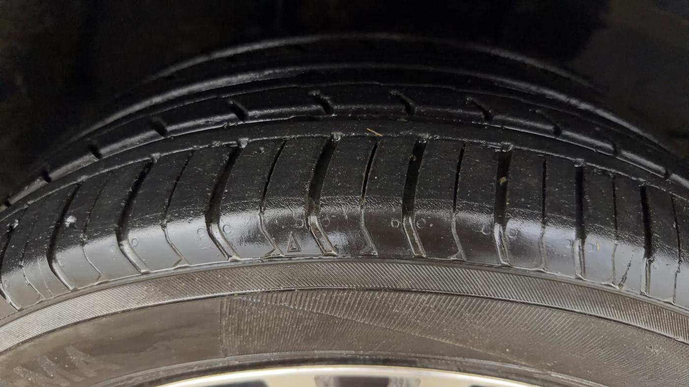 2015 Toyota Corolla Altis GL PETROL, Petrol, Manual, 36,807 km, Right Front Tyre Tread