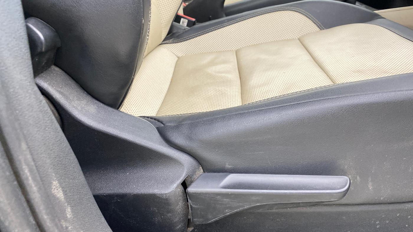 2023 Skoda SLAVIA STYLE 1.0L TSI AT, Petrol, Automatic, 89,819 km, Driver Side Adjustment Panel