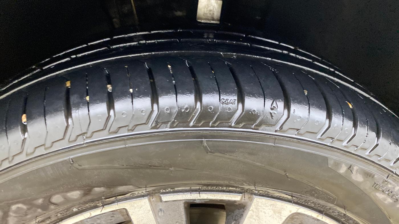 2023 Skoda SLAVIA STYLE 1.0L TSI AT, Petrol, Automatic, 89,819 km, Right Front Tyre Tread