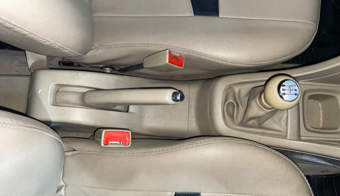 2016 Maruti Swift Dzire VXI, Petrol, Manual, 70,589 km, Gear Lever