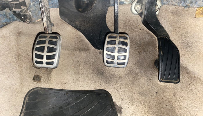 2016 Maruti Swift Dzire VXI, Petrol, Manual, 70,589 km, Pedals