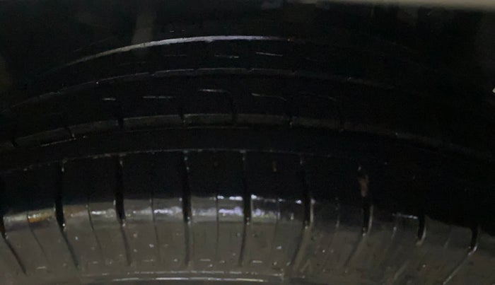 2016 Maruti Swift Dzire VXI, Petrol, Manual, 70,589 km, Left Rear Tyre Tread