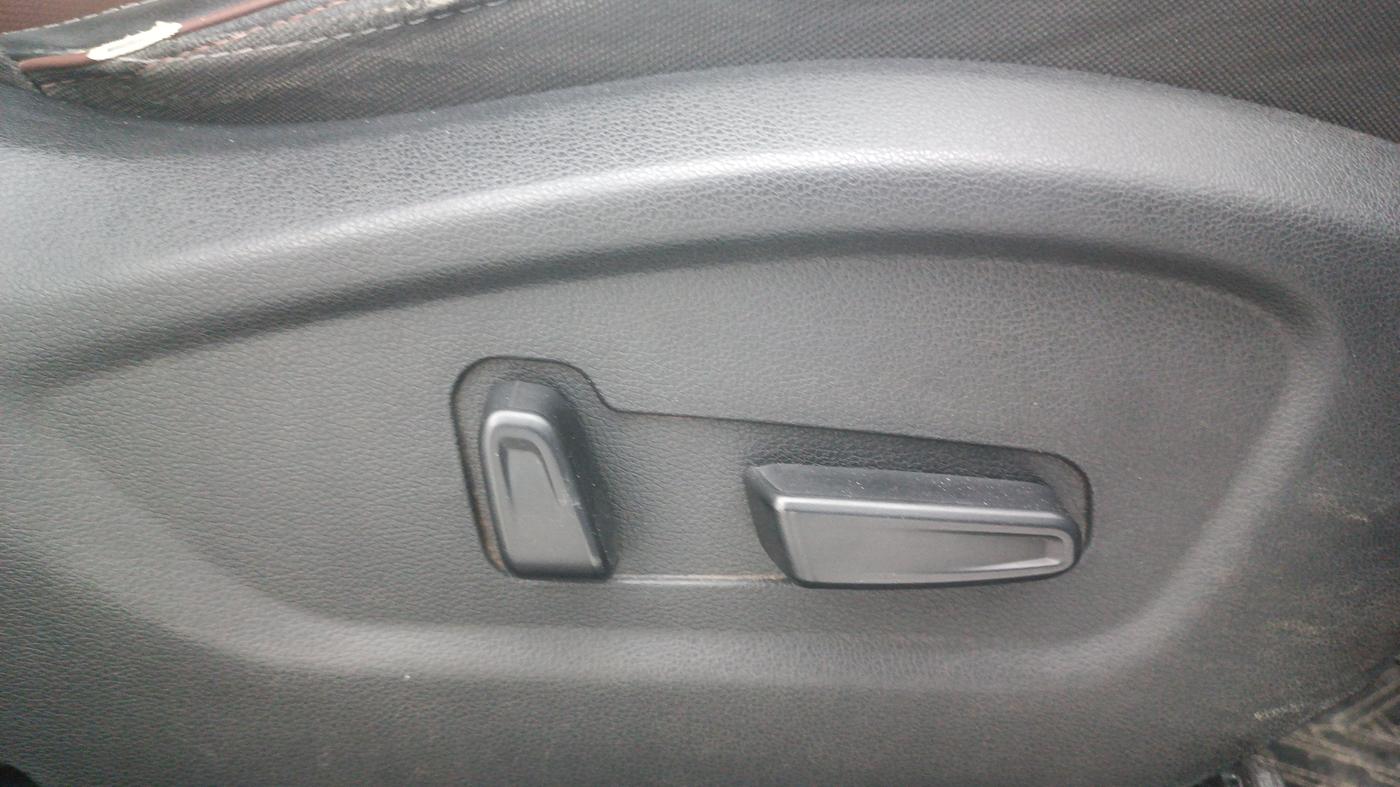 2022 Hyundai ALCAZAR 1.5 SIGNATURE (O) AT 6STR, Diesel, Automatic, 54,375 km, Driver Side Adjustment Panel