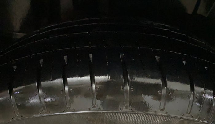 2023 Maruti Dzire ZXI Plus AMT, Petrol, Automatic, 15,488 km, Right Rear Tyre Tread