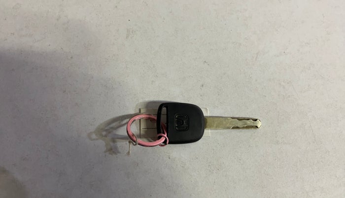 2015 Honda Amaze 1.2L I-VTEC S, Petrol, Manual, 1,13,737 km, Key Close Up