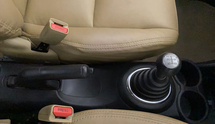 2015 Honda Amaze 1.2L I-VTEC S, Petrol, Manual, 1,13,737 km, Gear Lever