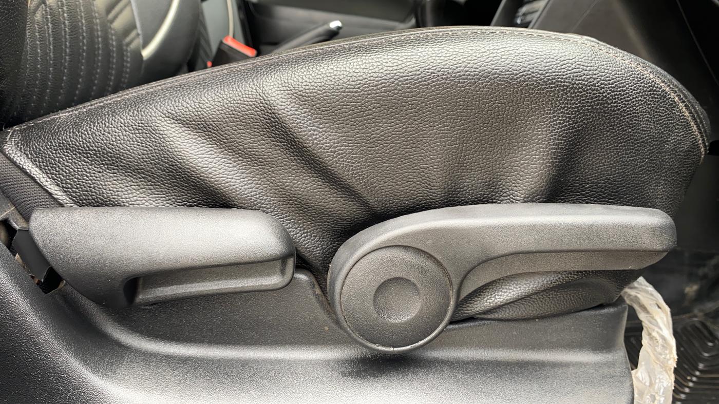 2020 Maruti Vitara Brezza ZXI PLUS, Petrol, Manual, 38,111 km, Driver Side Adjustment Panel