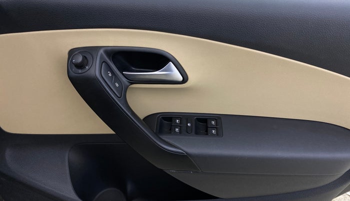 2015 Volkswagen Polo HIGHLINE1.2L, Petrol, Manual, 48,446 km, Driver Side Door Panels Control