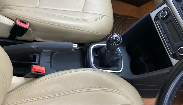 2015 Volkswagen Polo HIGHLINE1.2L, Petrol, Manual, 48,446 km, Gear Lever