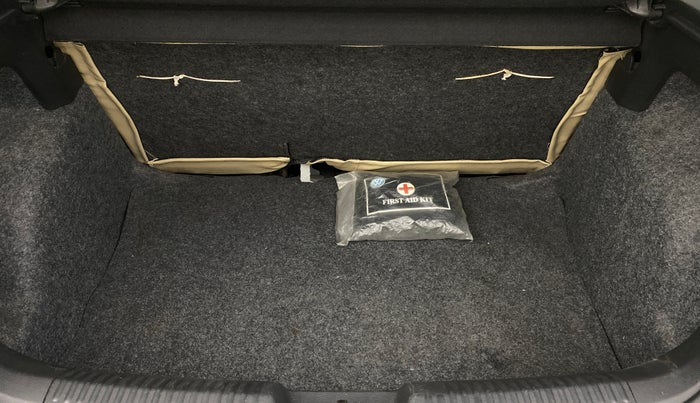 2015 Volkswagen Polo HIGHLINE1.2L, Petrol, Manual, 48,446 km, Boot Inside