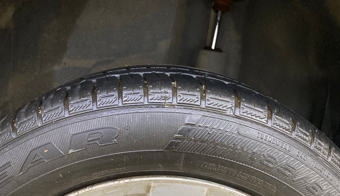 2015 Volkswagen Polo HIGHLINE1.2L, Petrol, Manual, 48,446 km, Left Rear Tyre Tread