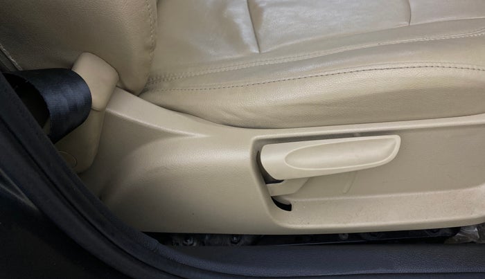 2015 Volkswagen Polo HIGHLINE1.2L, Petrol, Manual, 48,446 km, Driver Side Adjustment Panel