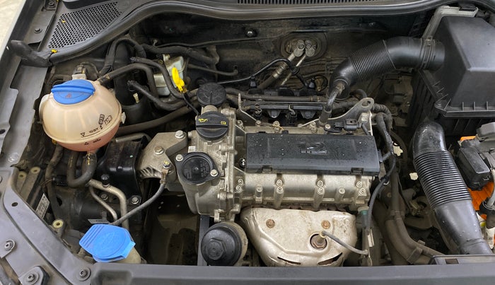 2015 Volkswagen Polo HIGHLINE1.2L, Petrol, Manual, 48,446 km, Engine View - Right