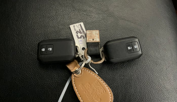 2019 Maruti Baleno ZETA PETROL 1.2, Petrol, Manual, 35,595 km, Key Close Up