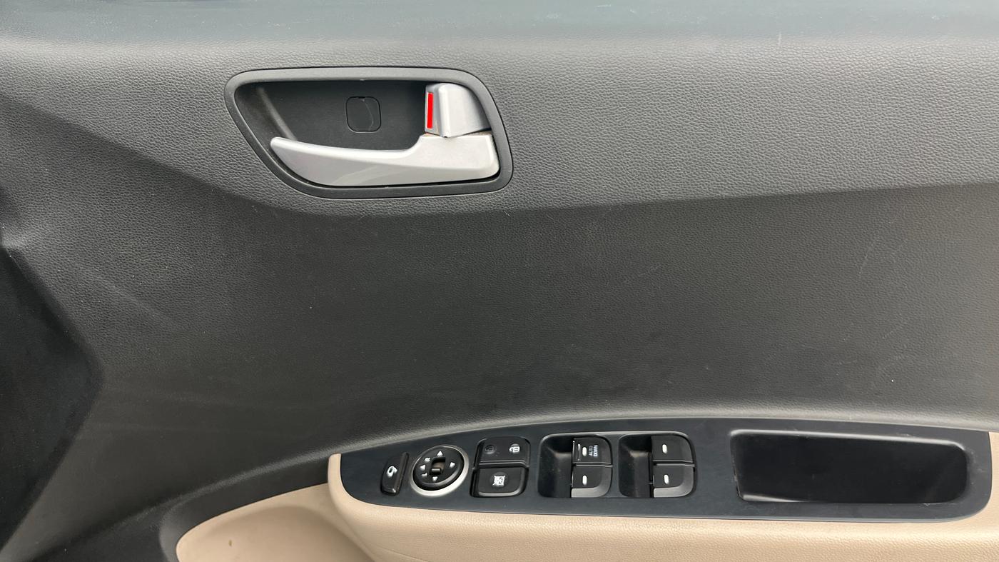 2017 Hyundai Grand i10 ASTA 1.2 KAPPA VTVT, Petrol, Manual, 52,818 km, Driver Side Door Panels Control