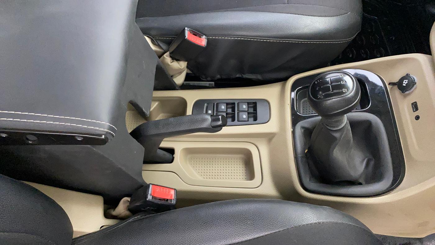 2022 Mahindra BOLERO NEO N 8, Diesel, Manual, 37,947 km, Gear Lever