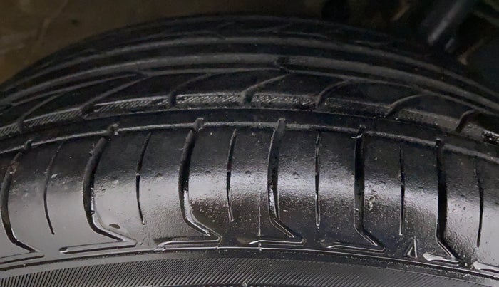 2019 Maruti Swift ZXI + AMT, Petrol, Automatic, 36,543 km, Right Rear Tyre Tread