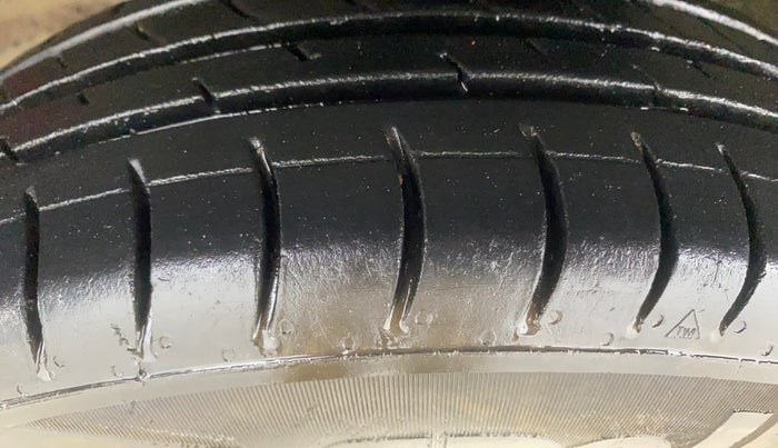 2012 Maruti Alto 800 LXI, Petrol, Manual, 65,330 km, Left Front Tyre Tread