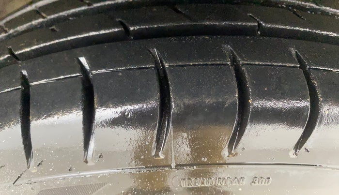 2012 Maruti Alto 800 LXI, Petrol, Manual, 65,330 km, Right Front Tyre Tread