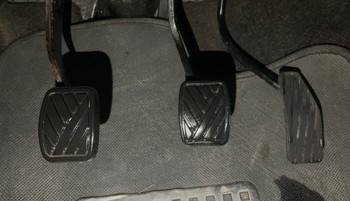 2015 Maruti Wagon R 1.0 VXI, CNG, Manual, 81,909 km, Pedals