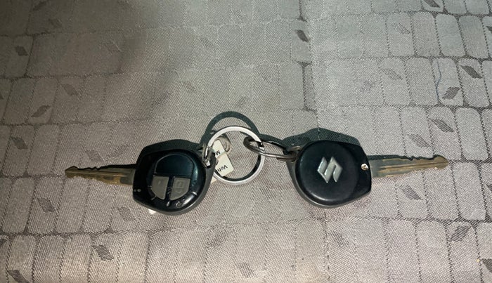 2015 Maruti Wagon R 1.0 VXI, CNG, Manual, 81,909 km, Key Close Up