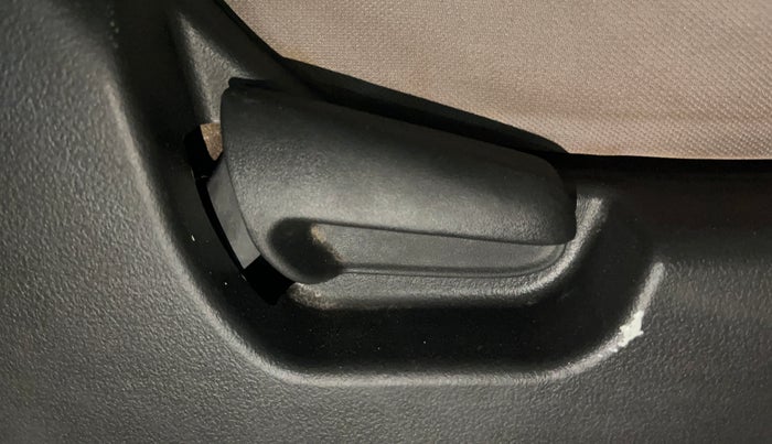 2015 Maruti Wagon R 1.0 VXI, CNG, Manual, 81,909 km, Driver Side Adjustment Panel