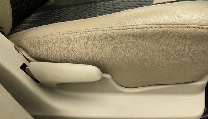 2016 Maruti Celerio ZXI, Petrol, Manual, 33,655 km, Driver Side Adjustment Panel