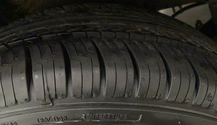 2016 Maruti Celerio ZXI, Petrol, Manual, 33,655 km, Left Front Tyre Tread