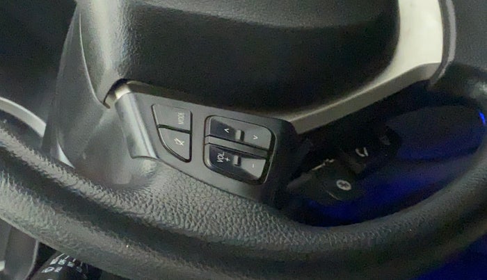 2016 Maruti Celerio ZXI, Petrol, Manual, 33,655 km, Steering wheel - Sound system control has minor damage