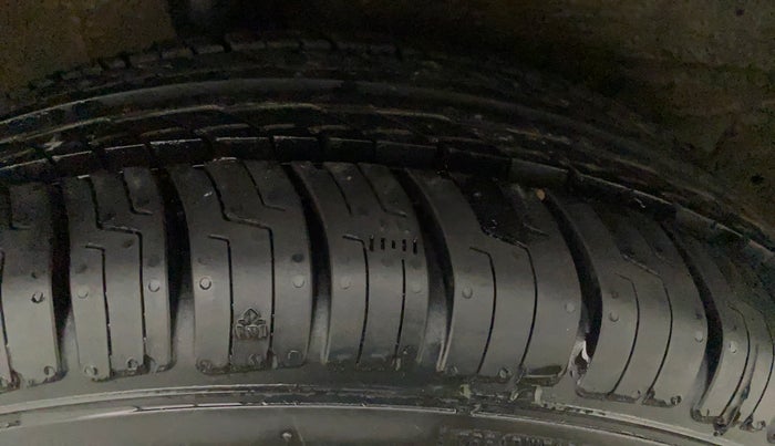 2016 Maruti Celerio ZXI, Petrol, Manual, 33,655 km, Right Front Tyre Tread