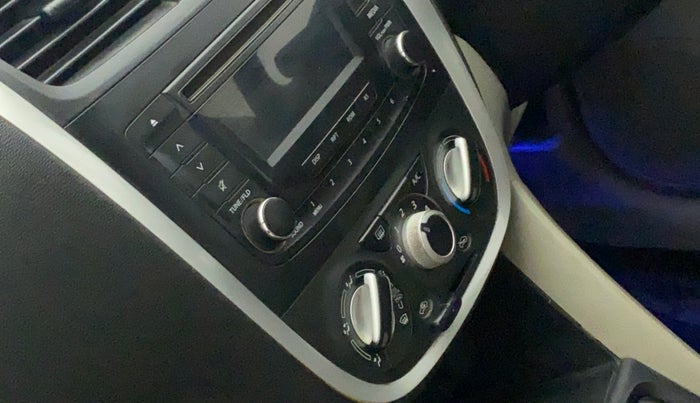 2016 Maruti Celerio ZXI, Petrol, Manual, 33,655 km, AC Unit - Directional switch has minor damage