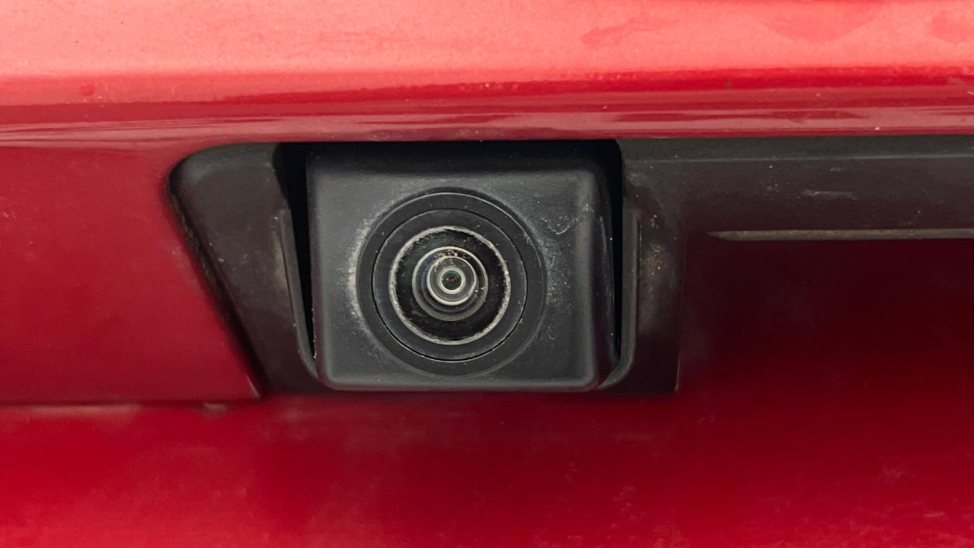 2022 Mahindra XUV300 W8 (O) 1.2 PETROL, Petrol, Manual, 20,984 km, Parking Camera