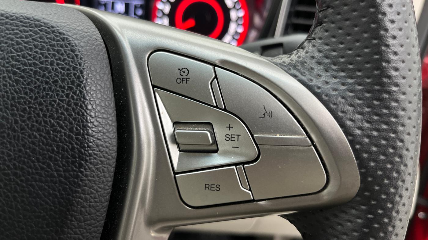 2022 Mahindra XUV300 W8 (O) 1.2 PETROL, Petrol, Manual, 20,984 km, Adaptive Cruise Control