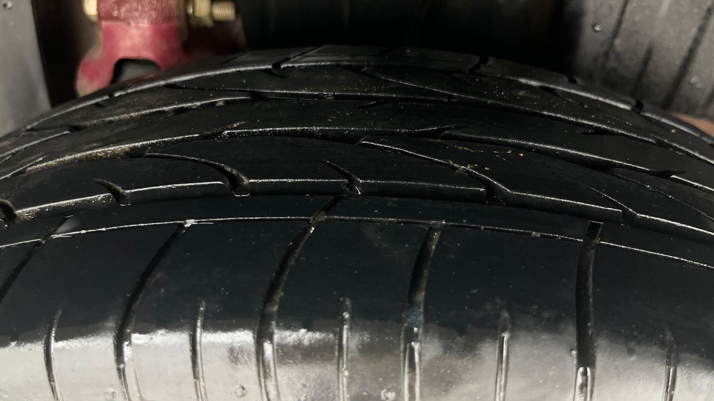 2022 Mahindra XUV300 W8 (O) 1.2 PETROL, Petrol, Manual, 20,984 km, Left Rear Tyre Tread