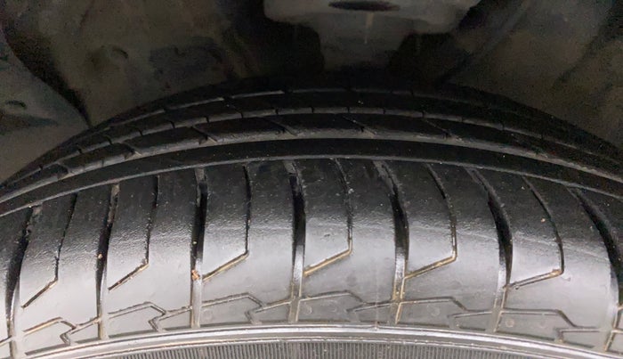 2018 Hyundai Creta SX AT 1.6 PETROL, Petrol, Automatic, 66,306 km, Left Front Tyre Tread