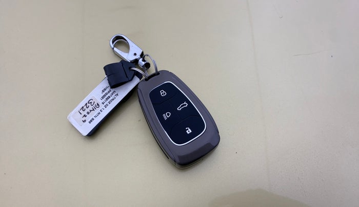 2020 Tata ALTROZ XZ PETROL, Petrol, Manual, 34,887 km, Key Close Up