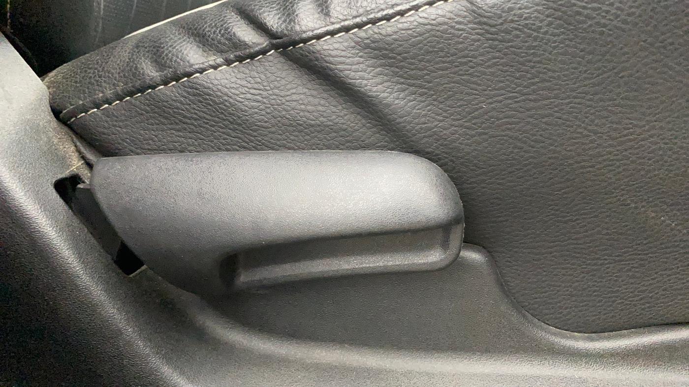 2020 Maruti Vitara Brezza VXI, Petrol, Manual, 56,089 km, Driver Side Adjustment Panel