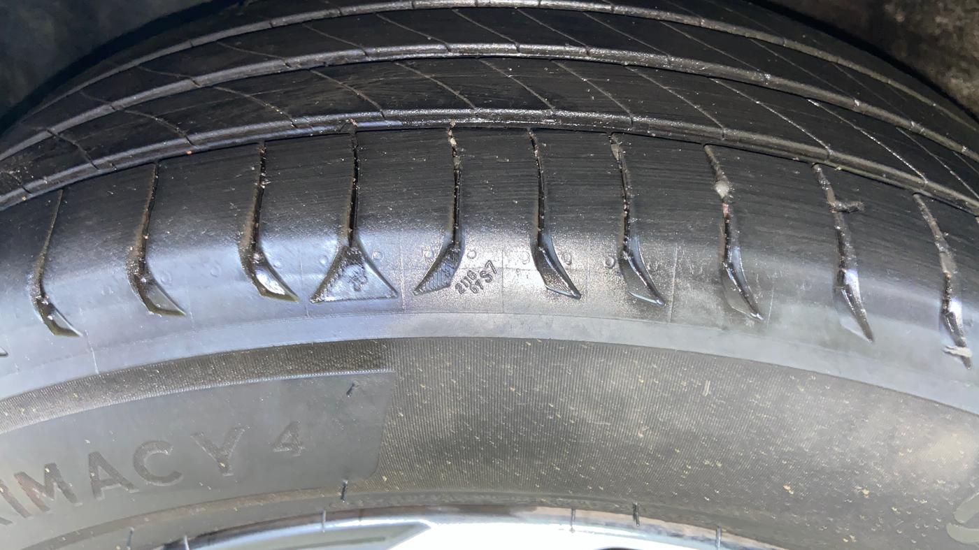2019 Hyundai VENUE SX PLUS 1.0 TURBO DCT, Petrol, Automatic, 96,618 km, Left Front Tyre Tread