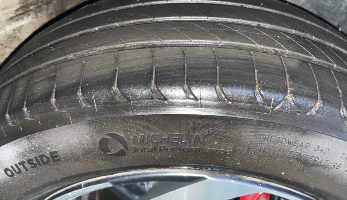 2019 Hyundai VENUE SX PLUS 1.0 TURBO DCT, Petrol, Automatic, 95,304 km, Right Front Tyre Tread