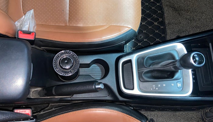 2019 Hyundai VENUE SX PLUS 1.0 TURBO DCT, Petrol, Automatic, 95,304 km, Gear Lever