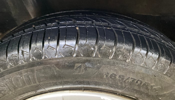 2014 Honda Amaze 1.2L I-VTEC E, Petrol, Manual, 79,965 km, Right Rear Tyre Tread