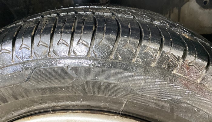 2014 Honda Amaze 1.2L I-VTEC E, Petrol, Manual, 79,965 km, Right Front Tyre Tread