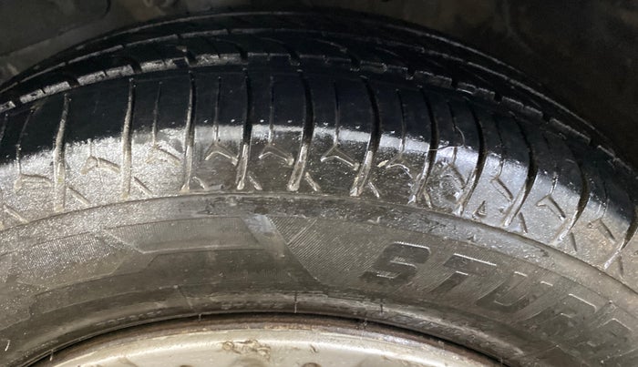 2014 Honda Amaze 1.2L I-VTEC E, Petrol, Manual, 79,965 km, Left Front Tyre Tread