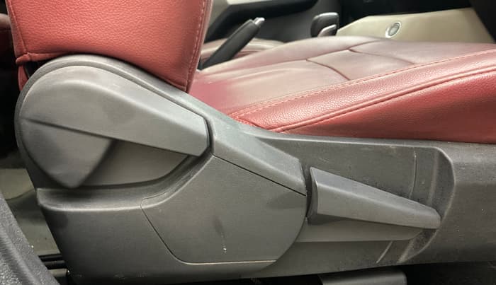 2022 Nissan MAGNITE XV PREMIUM TURBO CVT, Petrol, Automatic, 40,111 km, Driver Side Adjustment Panel