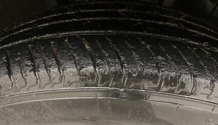 2022 Nissan MAGNITE XV PREMIUM TURBO CVT, Petrol, Automatic, 40,111 km, Right Front Tyre Tread